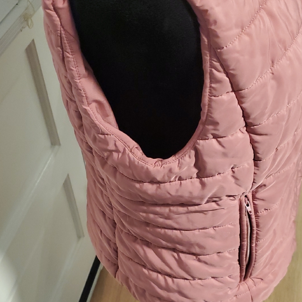LOFT Pink Puffer Vest - Picture 7 of 11